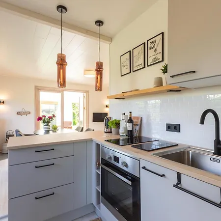 Ferienhaus Sonnholm - Modernisiertes Häuschen Mit Garten Am *